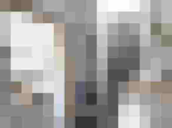 Helles, modernes Zuhause mit smarter Gebäudetechnik, Design, Pflanzen und energieeffizienter Wärme